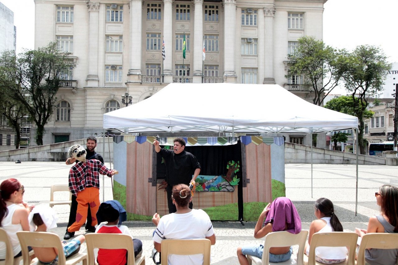 Espetáculos infantis fazem sucesso na Feira Centro com Arte