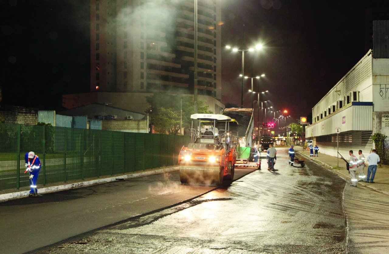 Vias do Centro recebem serviços de pavimentação