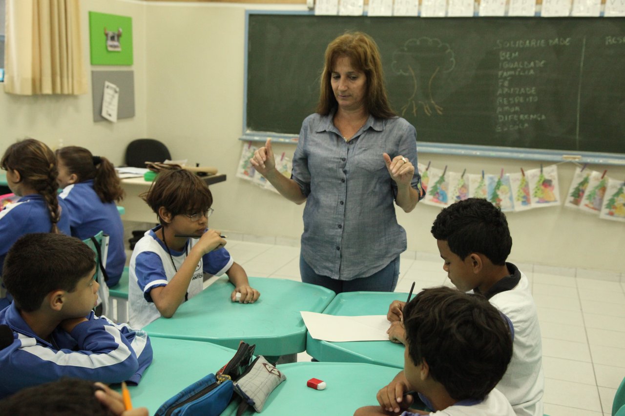 Programa oferecerá 144 bolsas de estudo em escolas particulares