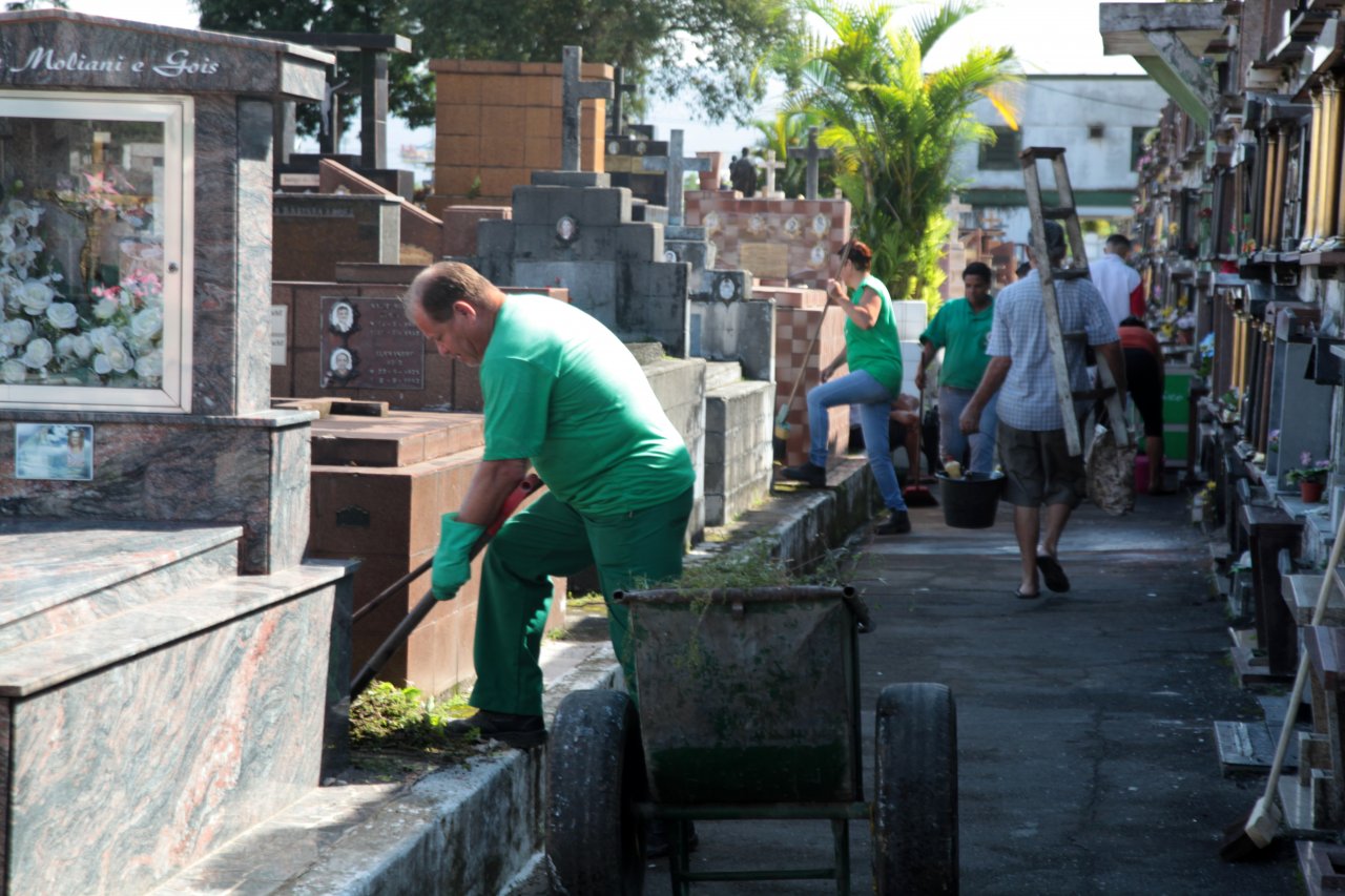 Cemitérios da Cidade recebem mutirão de limpeza e reparos