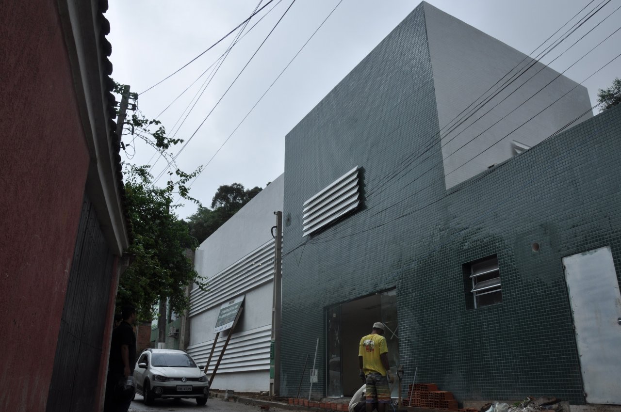Construção do prédio da Policlínica do Morro Santa Maria está em fase final