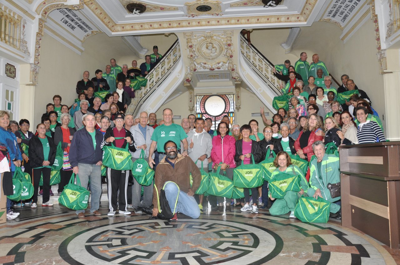Atletas santistas seguem para os 20º Jogos Regionais do Idoso