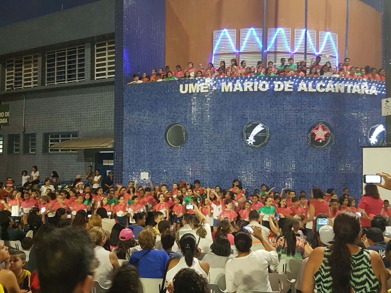 Alunos da UME Mario de Almeida Alcântara fazem Cantata de Natal