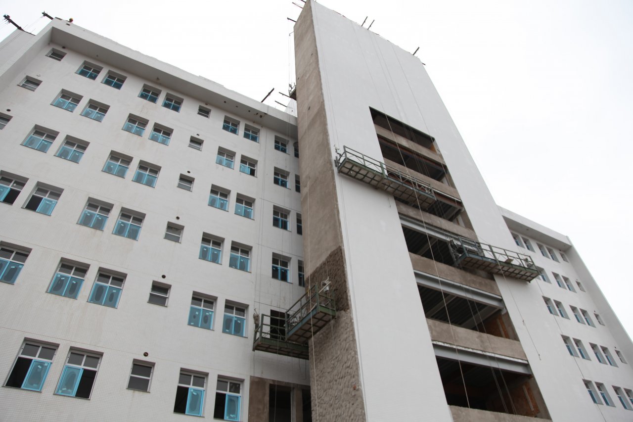 Prefeitura assina contrato para instalação de elevadores no Hospital de Clínicas e Maternidade