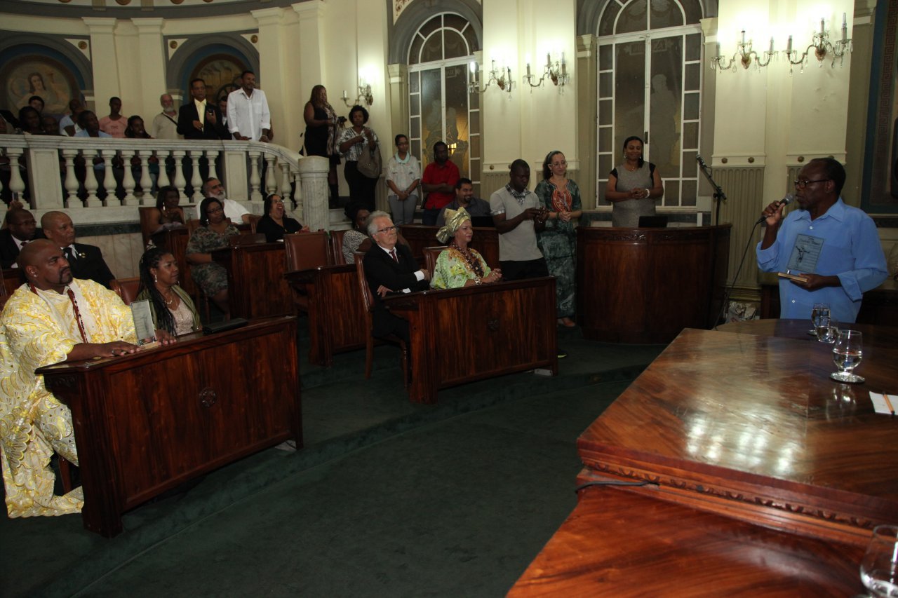 Troféu Zumbi é entregue a 13 personalidades