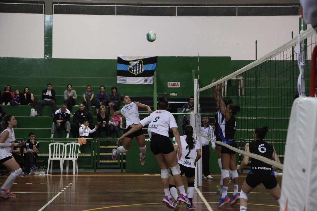 Vôlei feminino sub-21 segue para a semifinal do Campeonato Paulista