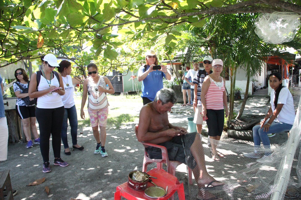 Passeio à Ilha Diana encanta visitantes na Semana da Cultura Caiçara