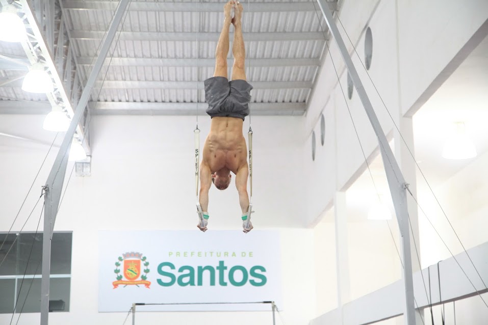 Escola de ginástica artística da Semes realiza apresentação de final de ano