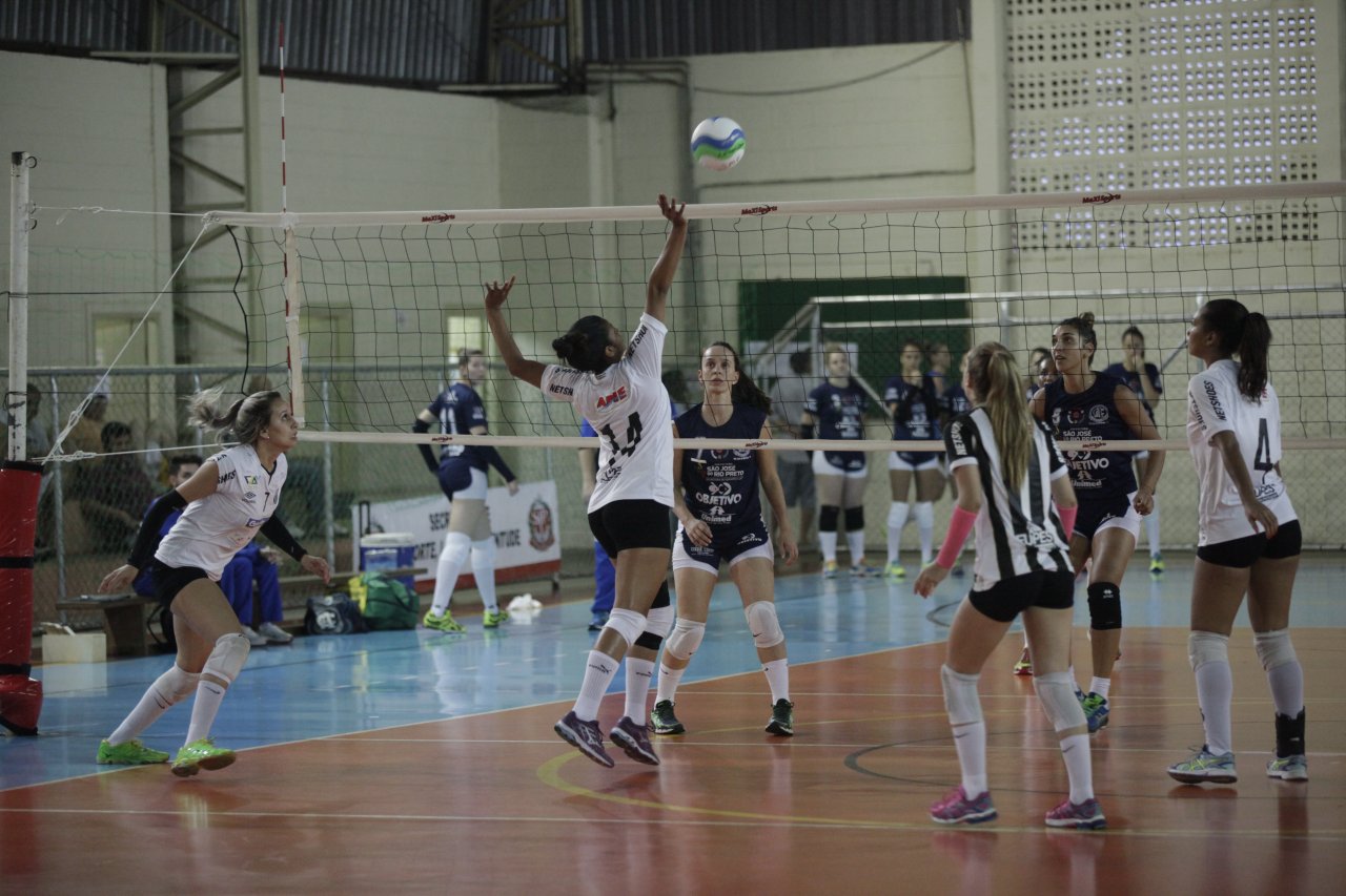 Equipe sub-19 de vôlei feminino vence série bronze do Campeonato Paulista