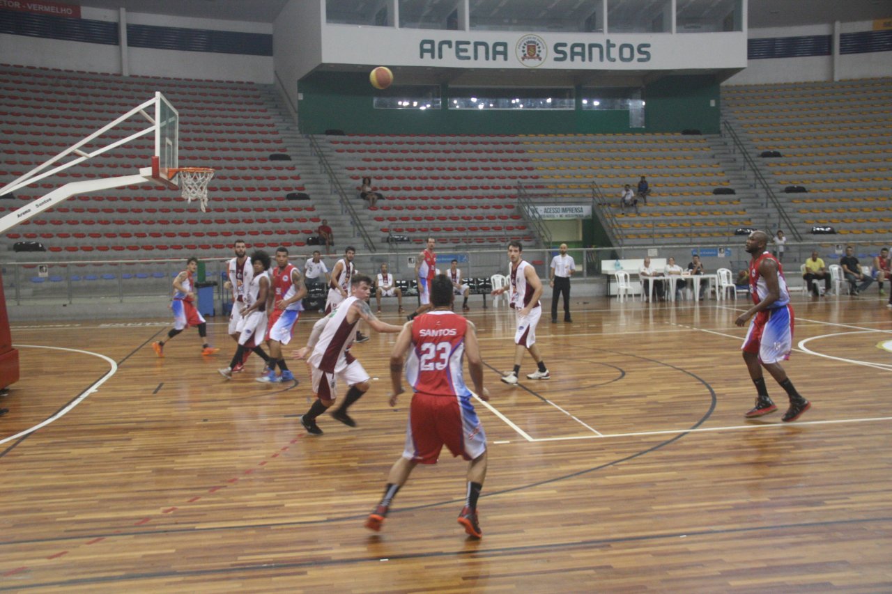 Basquete masculino vence Itanhaém e segue invicto no Estadual