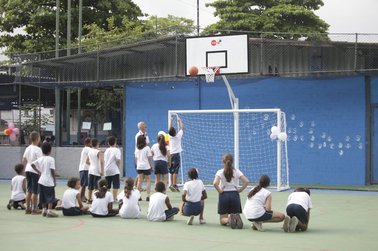 Escola José da Costa e Silva Sobrinho ganha quadra nova