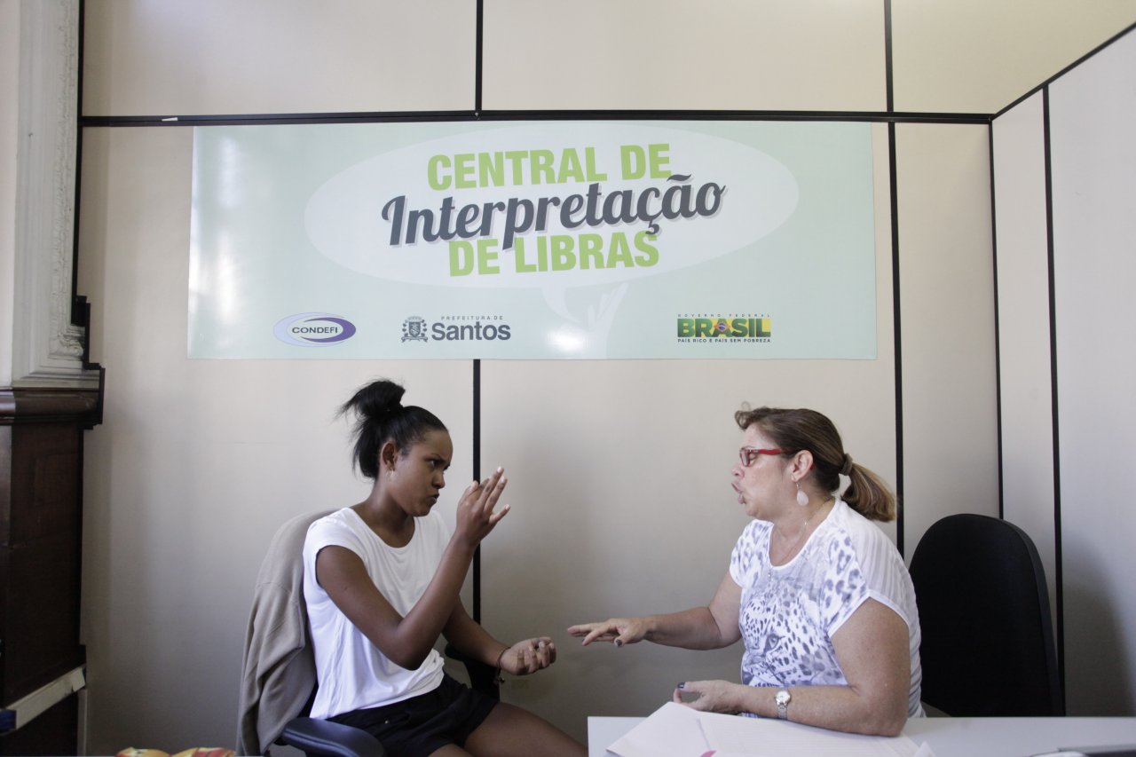 Secretaria de Gestão inscreve para curso de Linguagem Brasileira de Sinais