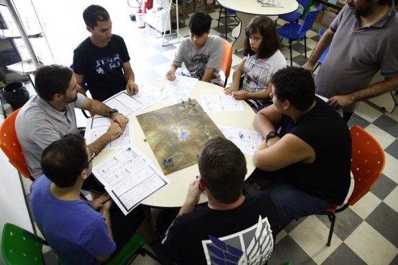 Roda de Jogos abre programação da Gibiteca