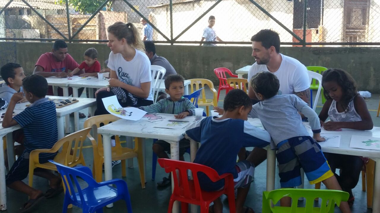 Crianças da Vila dos Criadores aproveitam o projeto 'Rua de Lazer'