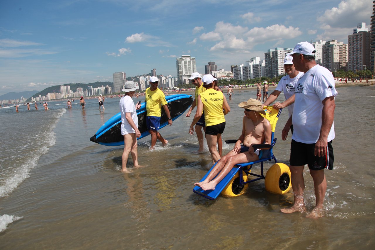 Coluna da Cidadania - Praia acessível estará em frente ao emissário e na Ponta da Praia