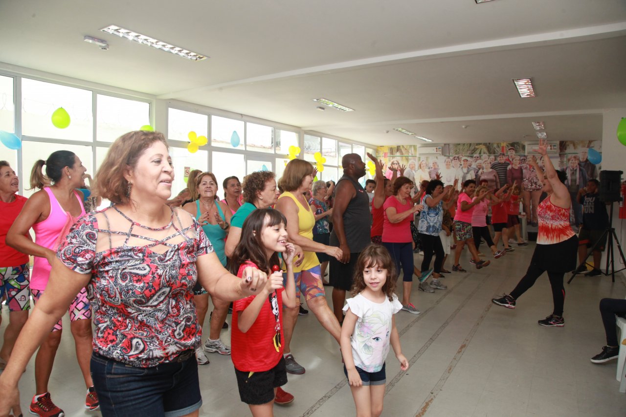Espaço do Idoso promove interação entre avós e netos