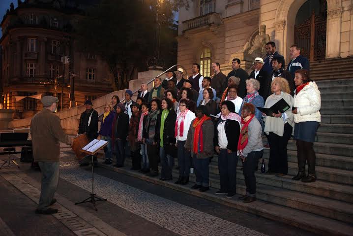 Coral da USP ‘esquenta’ Praça Mauá com música de qualidade