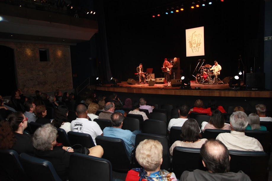 Rio Santos Jazz Fest 2017 encerra em noite de shows no Teatro Guarany