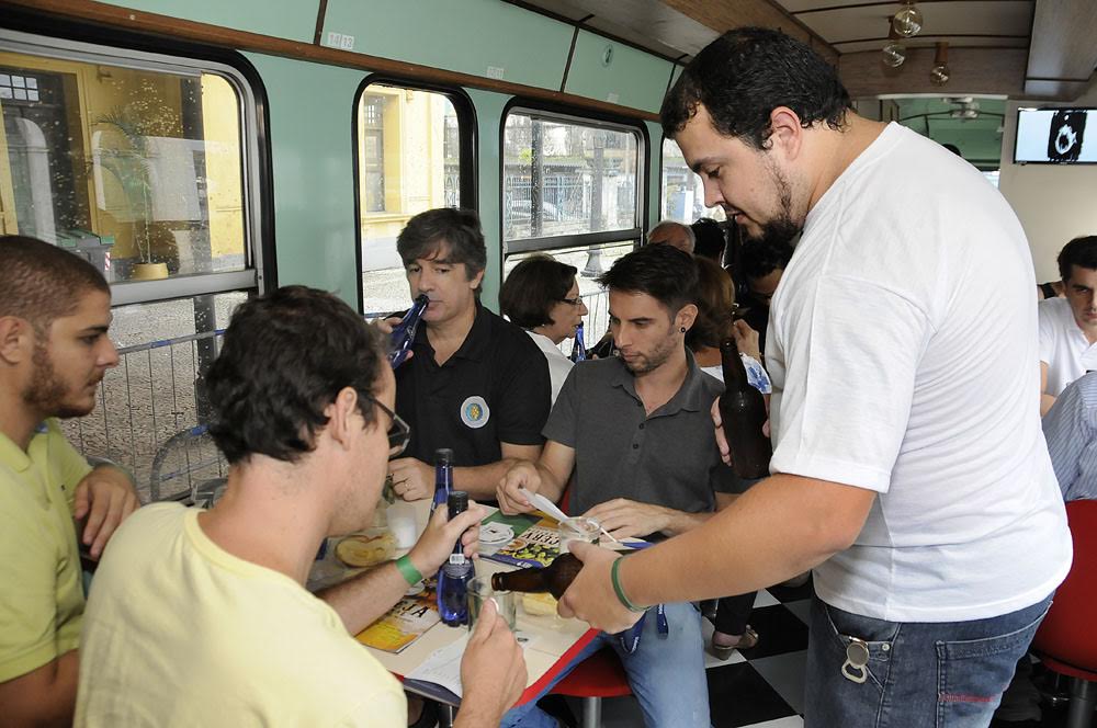 Lotação máxima no Bonde Arte e muitas curiosidades no Valongo Beer