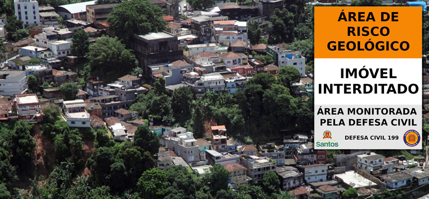 Vista geral de morro com diversas moradias. Ao lado direito uma reprodução do aviso da Defesa Civil. #paratodosverem