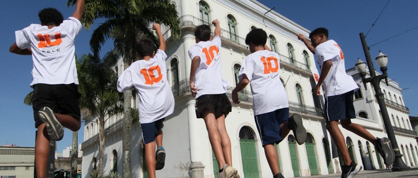 meninos pulam como pelé #paratodosverem