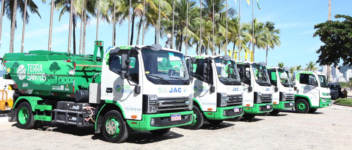 Limpeza urbana passa a contar com cinco caminhões elétricos 