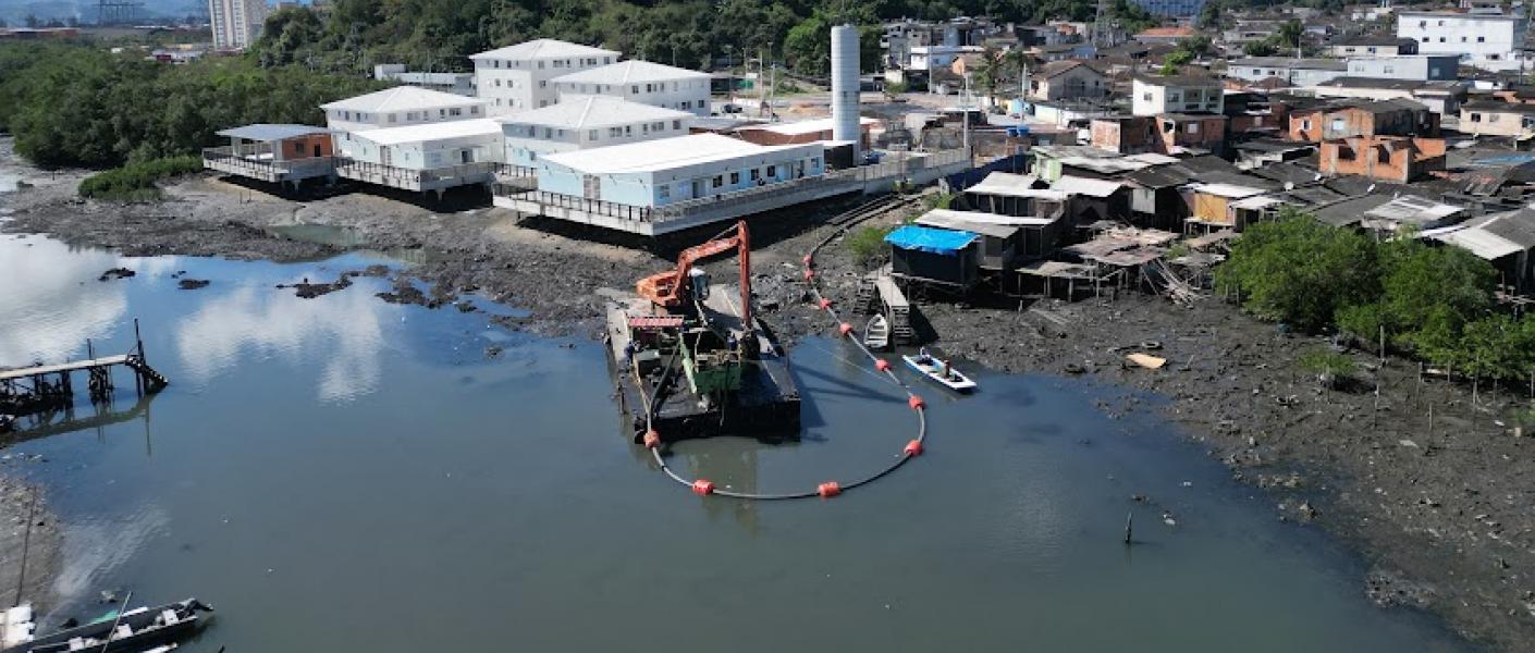 Iniciada dragagem e limpeza do Rio São Jorge, próximo ao Parque Palafitas