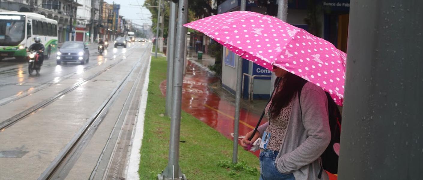 Santos registra setembro mais chuvoso da história e mantém estado de alerta. Previsão indica menos chuvas