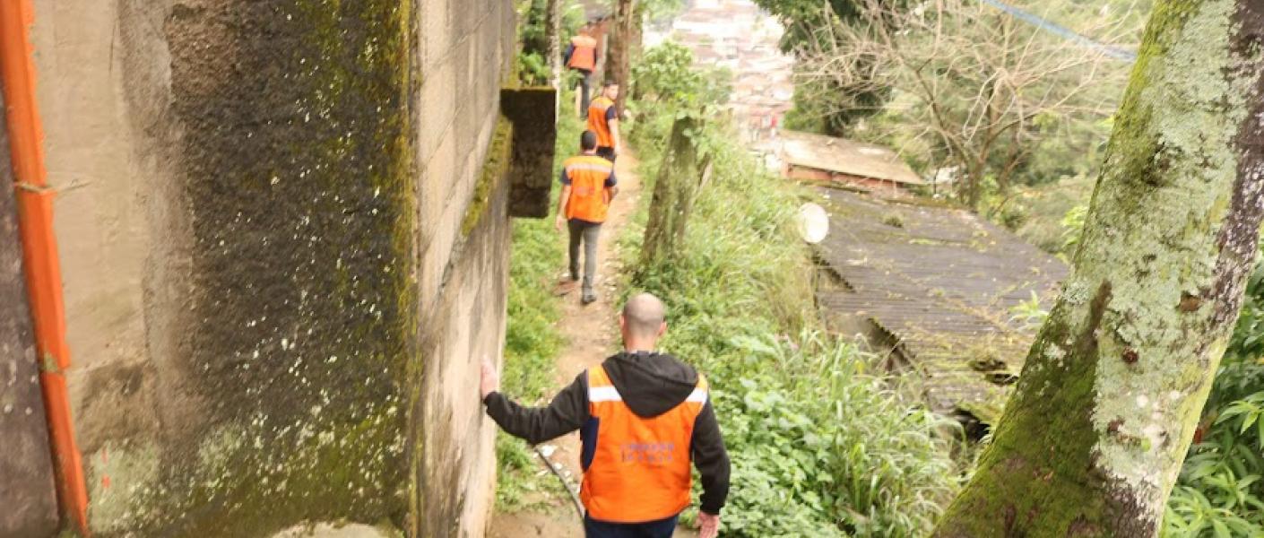 Santos inicia plano de defesa civil para áreas de risco com foco em chuvas intensas 