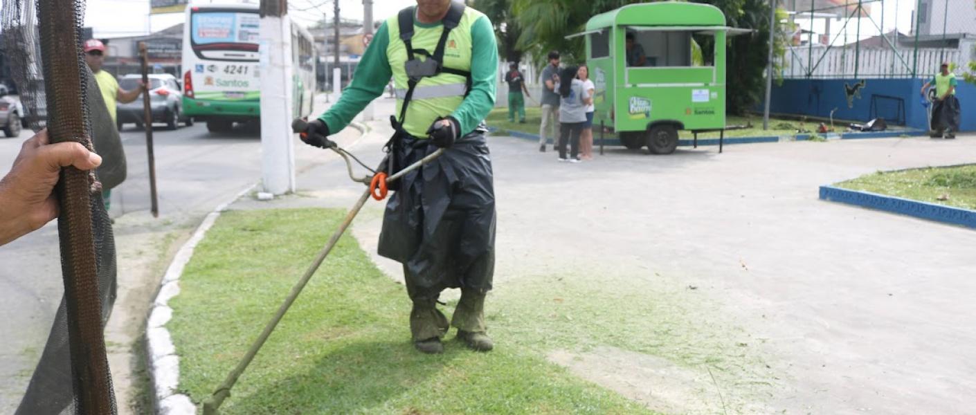Zeladoria e unidades móveis do Viva o Bairro chegam a novas áreas da Cidade
