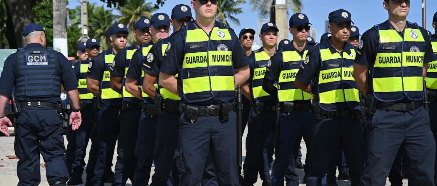 Santos nomeia 50 guardas municipais e aprovados para outros seis cargos