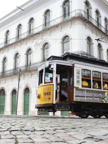 Museu Pelé e o bonde. #paratodosverem