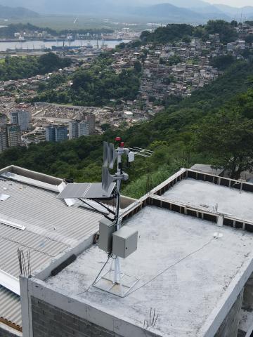 equipamento em cima de uma laje #paratodosverem