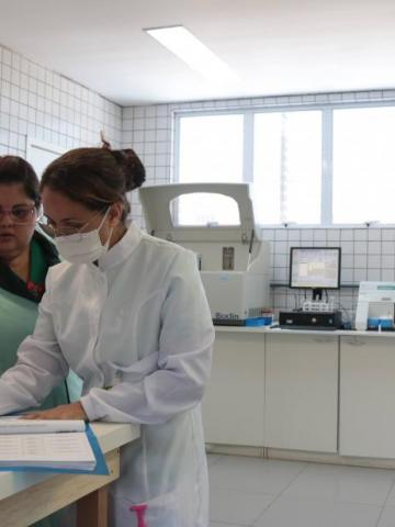 Profissionais médicos. #Paratodosverem