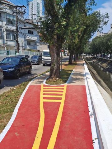 trecho de ciclovia recém-reformado. #paratodosverem 