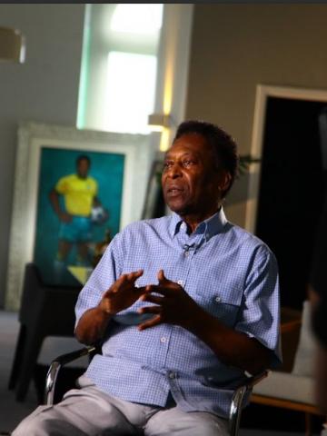 pelé no museu pelé #paratodosverem