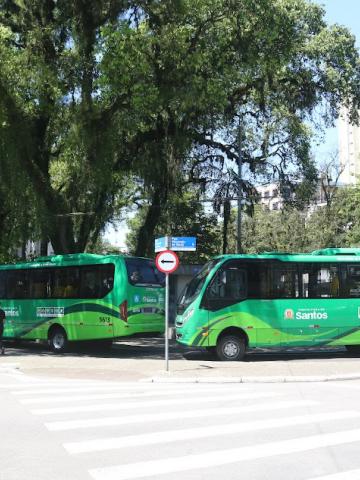ônibus na praça mauá. #paratodosverem