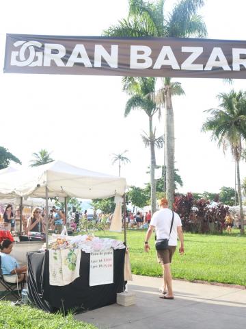 portal de entrada de bazer em área ao ar livre. #paratodosverem