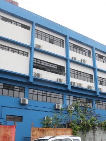 a fachada da escola em obras. #paratodosverem