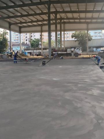 operários atuando na obra #paratodosverem 