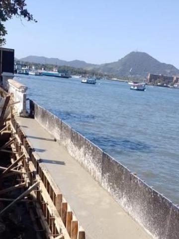 Começa a construção da nova mureta em trecho na Ponta da Praia em Santos