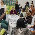 alunas demonstram produtos reciclados #paratodosverem 