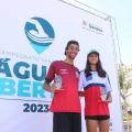 Vencedores no masculino e feminino exibem troféus. #pratodosverem