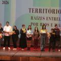 alunos premiados no palco #paratodosverem 
