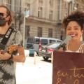 Apresentação musical na Praça Mauá, em Santos, homenageia as mulheres