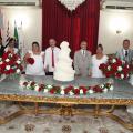 casais em frente a bolo #paratodosverem 
