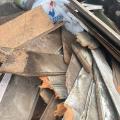 materiais descartados irregularmente #paratodosverem