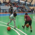Mais de 400 alunos da rede municipal participam de clínica de basquete em Santos