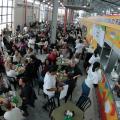 pessoas na festa inverno #paratodosverem