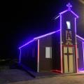Nova capela fica iluminada para o Natal